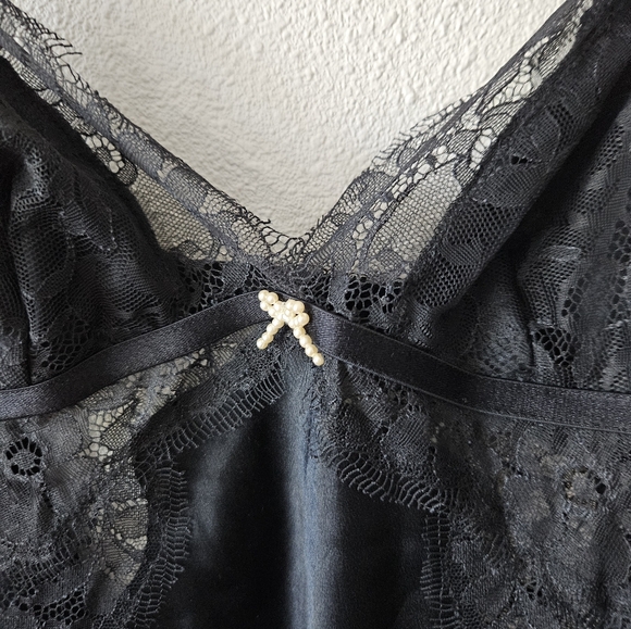 Victoria's Secret Lingerie - Picture 5 of 13